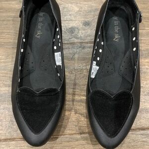 Loly in the Sky Women's Heart Flat